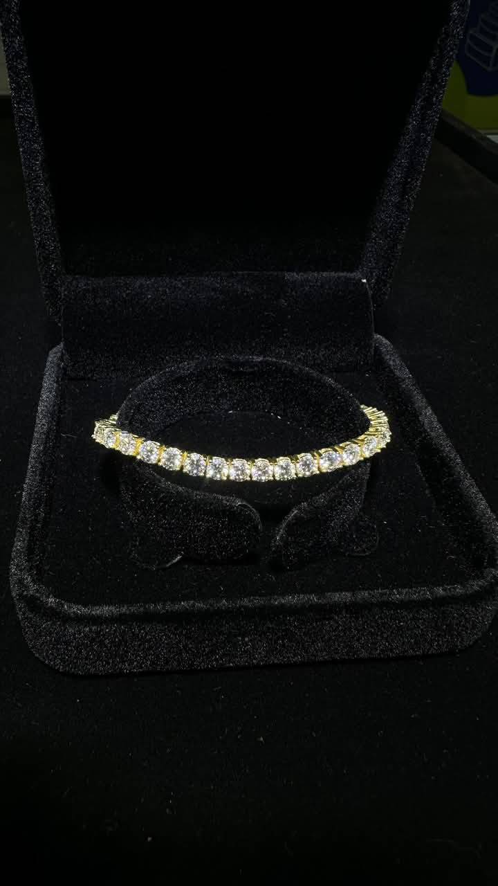 เลือกสร้อยเพชรและจี้เพชร แบบไหนให้ดูดีเข้ากับบุคลิก -ปุอามี่ Diamond Lap Rama2 (083-2469526) รูปที่ 3