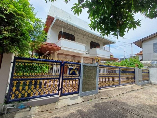 P671 ให้เช่า ขาย หมู่บ้านอรรถกฤต ซอยอารีย์สัมพันธ์ 4 ขนาด 75 ตรว. 8 ห้องนอน อารีย์ พหลโยธิน ใกล้ BTS อารีย์ เหมาะอยู่อาศัย ทำออฟฟิศ  รูปที่ 1