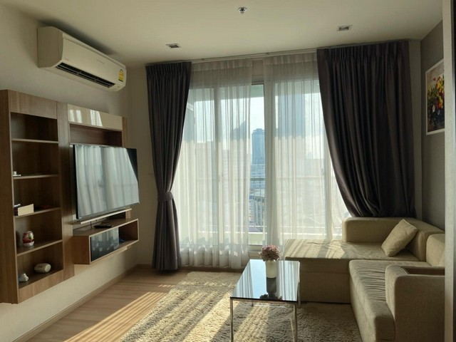 Rhythm Sathorn comfortable spacious private 12A floor Saphan Taksin BTS รูปที่ 1