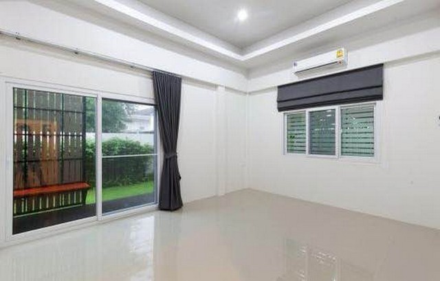 ให้เช่าบ้านเดี่ยวชั้นเดียว 43 ตร.ว .2 ห้องนอน 2 ห้องน้ำ หมู่บ้านบ้านทิวสน  ใกล้ห้าง CDC  เลียบทางด่วนเอกมับ-รามอินทรา ลาดพร้าว 87 รูปที่ 1