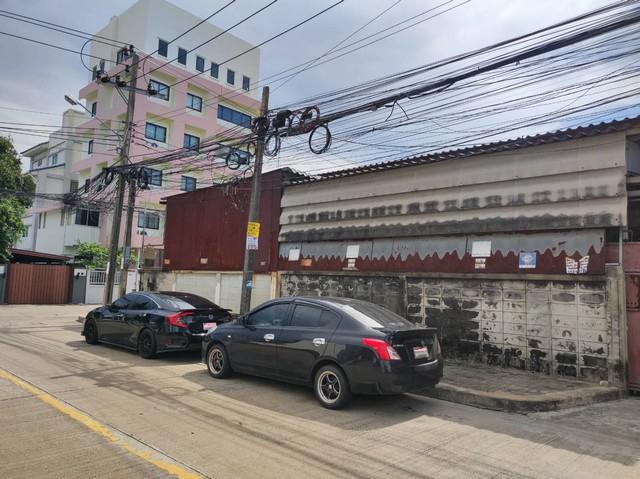 ให้เช่าโกดัง พร้อมบ้าน 2 ชั้น หมู่บ้านเสรี พระราม 9 แปลงมุม อยู่ตรงข้ามเดอะไนน์ รูปที่ 1