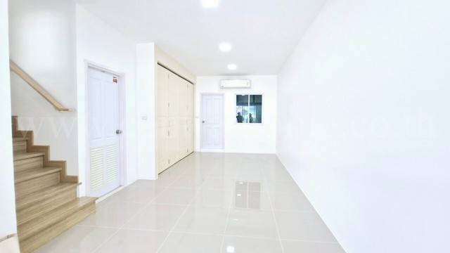 ทาวน์โฮม เพอร์เฟค โซน รังสิต - คลองสาม หน้าบ้านติดสวน  รูปที่ 1