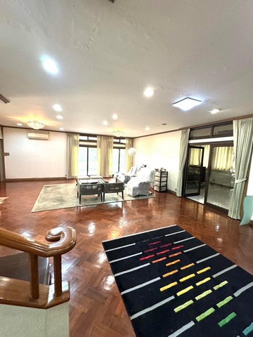 ให้เช่าบ้านเดี่ยว 2หลัง ในพื้นท่ี่เดียวกัน ซอยเอกมัย28  เข้า-ออกถนนเอกมัยและสุขุมวิท71 ทองหล่อ เพชรบุรี รูปที่ 1