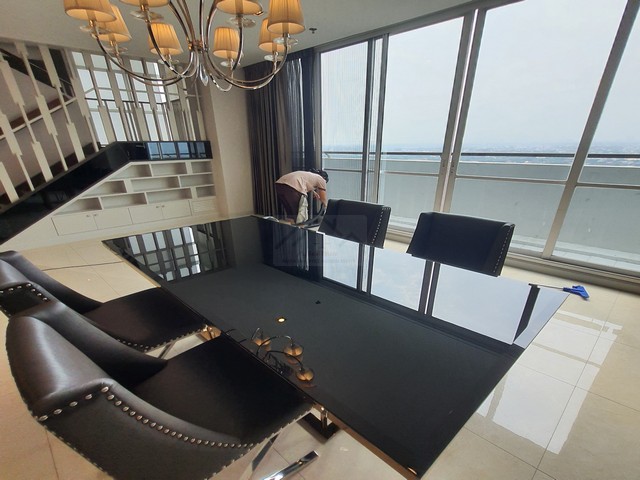 ให้เช่า Penthouse Duplex สุดหรู 2 ชั้น The Four Wings Residence Srinakarin ขนาด 300 ตร.ม. 3 นอน ห้องมุม ชั้นบนสุด วิวเมือง ไม่โดนบล๊อควิว รูปที่ 1