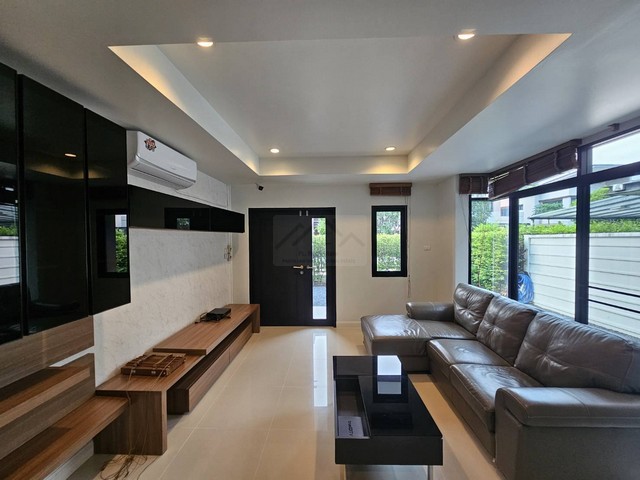 ให้เช่าบ้านเดี่ยว 2 ชั้น 75 ตรว. 3 ห้องนอน โครงการ Aqua Divina ซอยรามคำแหง 94 ใกล้เดอะพาสิโอ มีที่ชาร์ตรถไฟฟ้า รูปที่ 1