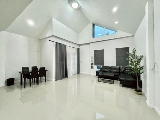 บ้านเดี่ยว สไตล์นอร์ดิก ขาว คลีน โล่ง น้ำแพร่ หางดง  รูปที่ 1