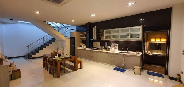 ขายอาคารโรงงานพร้อมที่ดินเนื้อที่ 6 ไร่   พร้อมใบรง4 ซอยอยู่เจริญ3 นาดี สมุทรสาคร รูปที่ 1