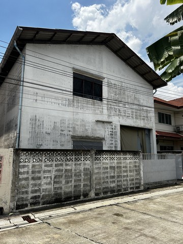 EX-SAR21-03 ขายบ้าน 2 ชั้น หมู่บ้านบัวขาว ถนนสุขาภิบาล3 สามารถเดินจากถนนใหญ่เข้าบ้านได้เลย รูปที่ 1