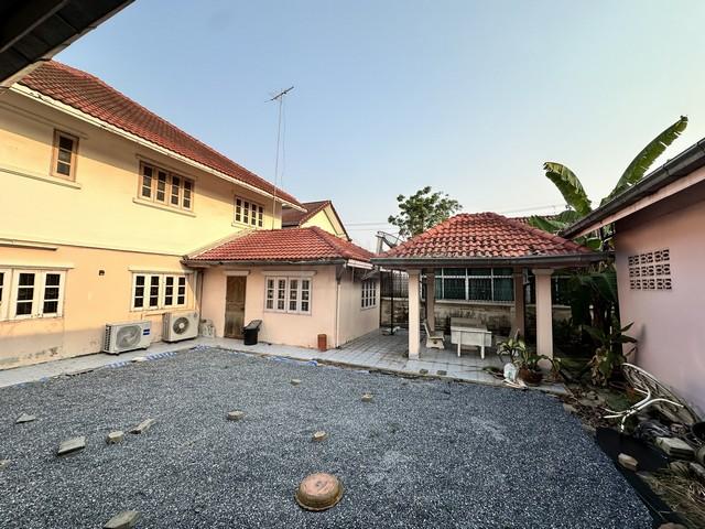ให้เช่าบ้านเดี่ยว+โกดัง 186-560 ตรม. ถ.รามอินทรา ตรงข้ามแฟชั่นไอซ์แลนด์ ( จดทะเบียนได้ ต่อเติมได้ ) รูปที่ 1