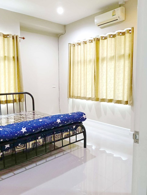 บ้านใหญ่ แม็คโครนครนายก 99 ม.7-11 79ม. สาริกา-นางรอง ให้เช่าบ้านเดี่ยว 1 ชั้น เนื้อที่ 50 ตารางวา วัดหลวงพ่อปากแดง 1 กม. รูปที่ 1