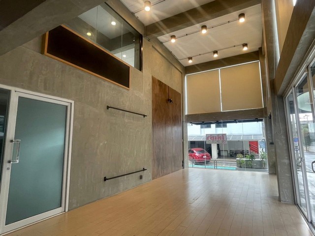 ให้เช่า Home Office 900sq.m. ใกล้The Nine พระราม 9 ซอย43 อาคารสำนักงานส่วนตัวพร้อมลิฟต์ขนของ รูปที่ 1
