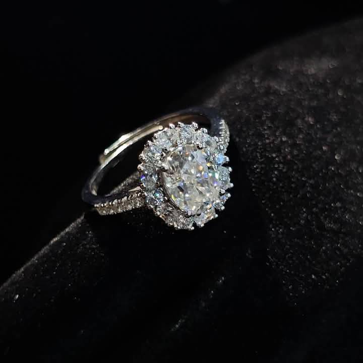แหวนหมั้น ดีไซน์โดดเด่น งานผีมือละเอียดประณีต เพชรน้ำงาม - ปุอามี่ Diamond Lap Rama2 (083-2469526) รูปที่ 1