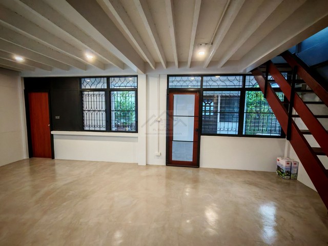 ใให้เช่าบ้านเดี่ยว 2 ชั้น 58 ตรว. 3 ห้องนอน ซอยลาดพร้าว 74 ปรับปรุงใหม่ทั้งหลัง ใกล้ MRT ลาดพร้าว 71 เพียง 500 เมตร  รูปที่ 1
