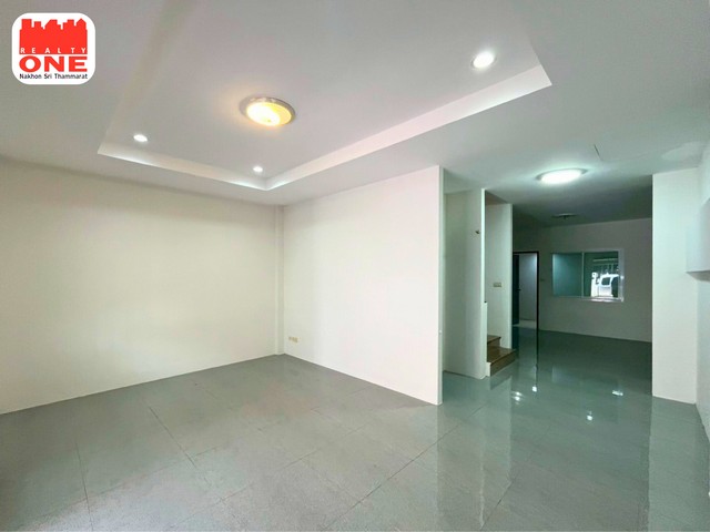 ทาวน์โฮม 2 ชั้น หลัง Big C ใจกลางเมือง ใกล้ห้าง โรงเรียน เเละโรงพยาบาล รูปที่ 1