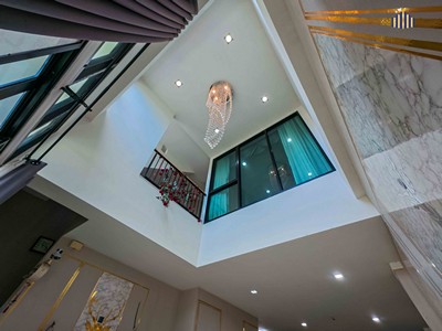 ขายทาวน์โฮม 3 ชั้น หมู่บ้านอีโค-สเปซ เกษตร-นวมินทร์ บ้านสวยมาก ตำแหน่งดีที่สุดในโครงการ ทำเลศักยภาพ เดินทางสะดวก ใกล้ทางด่วน!! รูปที่ 1