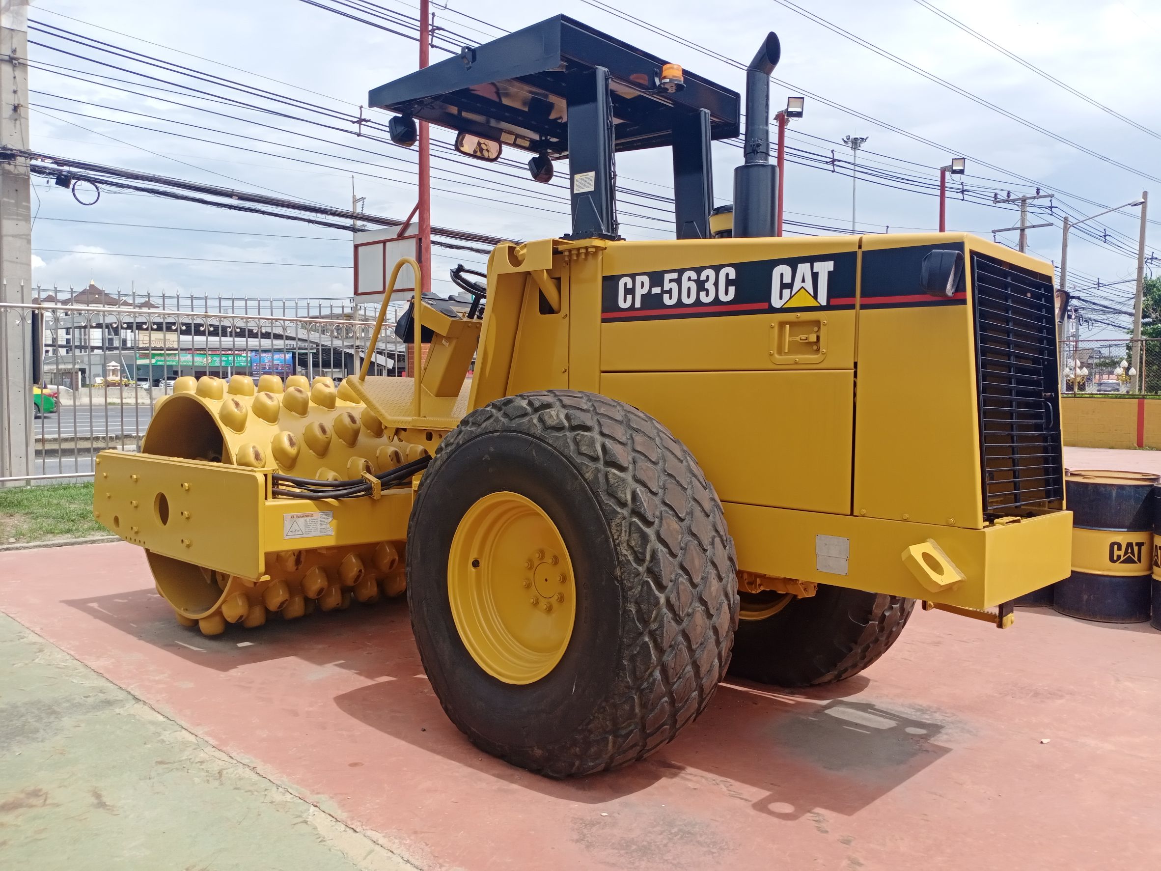 รถบดล้อหนาม CAT รุ่น CP563C S/N.5JN-00XXX มือสอง พร้อมใช้งาน สนใจติดต่อ ปิ่น ศุภสุตา 089-925-7129 รูปที่ 5