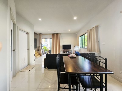 บ้านสวยหลังริมพร้อมอยู่ หมู่บ้านมายกรีน บางพระ – อ.เมืองฉะเชิงเทรา บ้านสวย พื้นที่ใช้สอยลงตัว ทำเลดี เงียบสงบ  รูปที่ 1