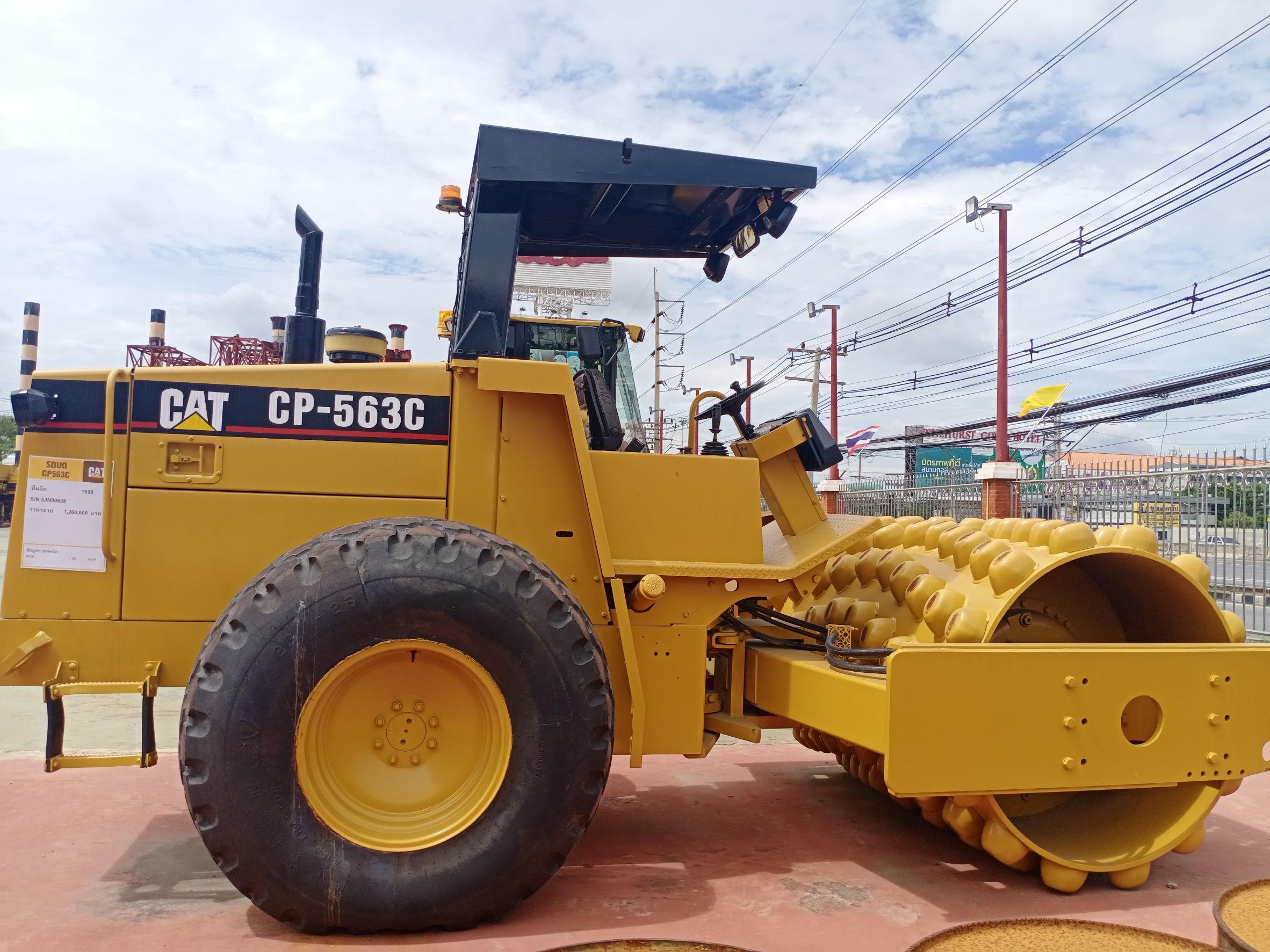 รถบดล้อหนาม CAT รุ่น CP563C S/N.5JN-00XXX มือสอง พร้อมใช้งาน สนใจติดต่อ ปิ่น ศุภสุตา 089-925-7129 รูปที่ 3