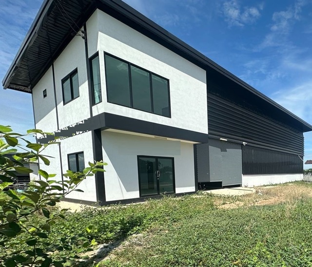 สภาพใหม่ ลาดหลุมแก้ว ปทุมธานี ถ.ปทุมธานี-บางเลน ให้เช่าโกดังพร้อมที่ดิน 1 ไร่ พร้อมใช้งาน  โกดังขนาดใหญ่ กว้างขวาง .9 นอน 4น้ำ  รูปที่ 1