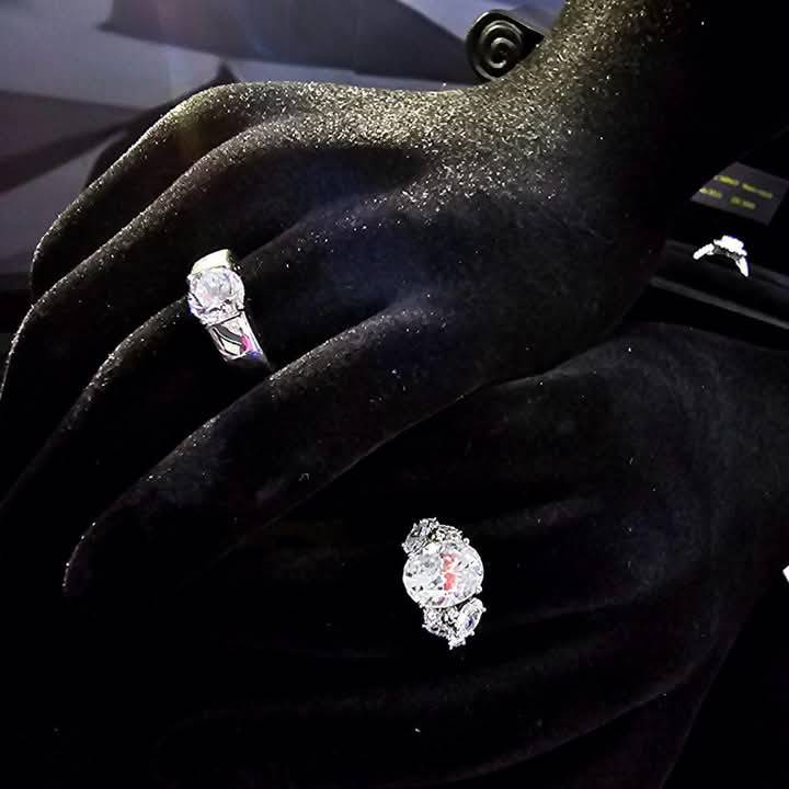 แหวนเพชร เพชรเรียบหรู เพชรงามๆ เพชรแท้ ขนาดกำลังดีใส่ได้ทุกวัน -ปุอามี่ Diamond Lap Rama2 (083-2469526) รูปที่ 1