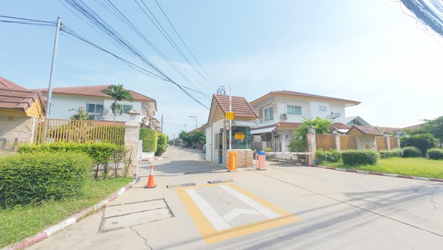 บ้านเดี่ยวหลังใหญ่ รุ่งอรุณวิลล์ เหมาะกับครอบครัวขนาดใหญ่ เงียบ สงบ ส่วนตัว รูปที่ 1