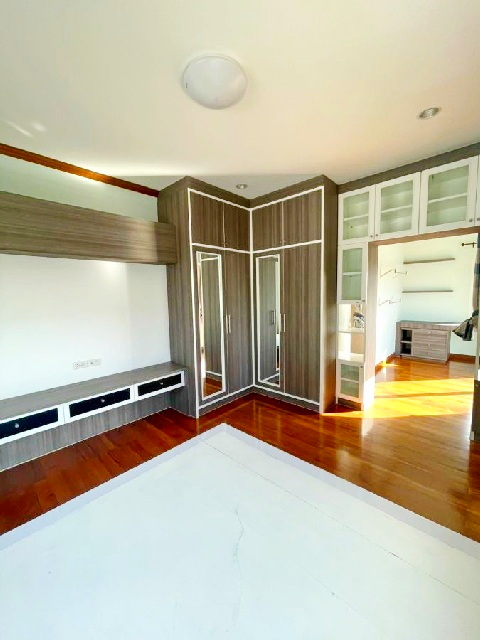 บ้านสวย หลังริม กบินทร์บุรี ปราจีนบุรี ขาย-ให้เช่าบ้านเดี่ยว 2 ชั้นสุดหรู รร.จันทร์กระจ่างศึกษา 1.3 กม.  71ตร.วา.290ตร.ม.3 นอน 3 น้ำ  รูปที่ 1