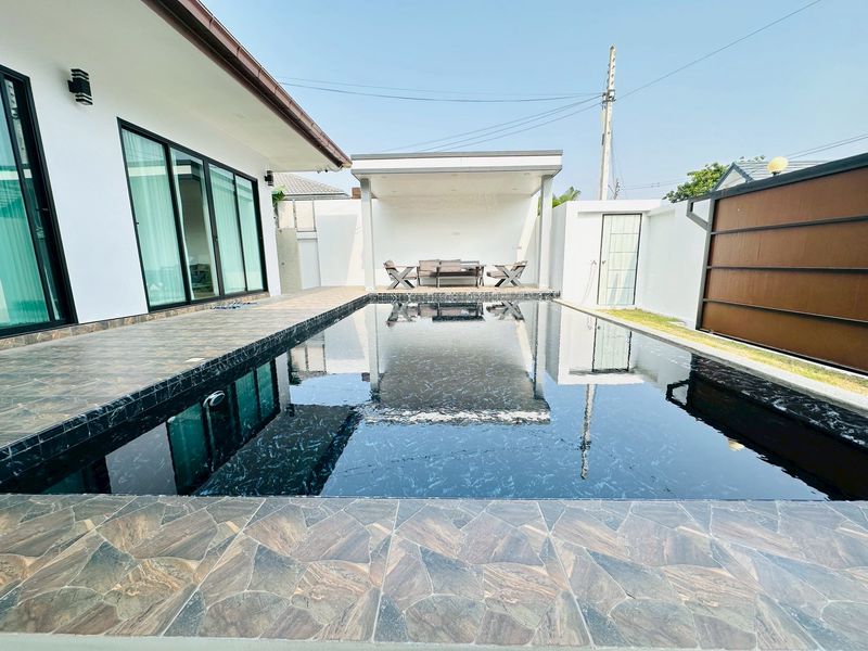บ้านสวยตกแต่งพร้อมอยู่  บ้านเดี่ยวพร้อมสระว่ายน้ำส่วนตัว  โป่งมาบประชัน รูปที่ 1