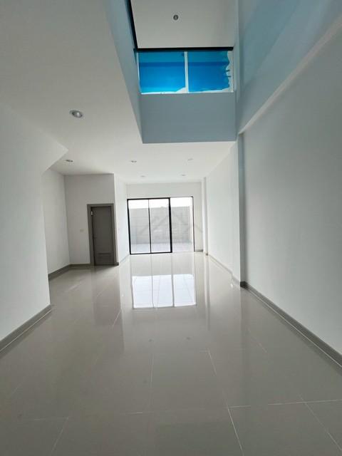 ขายโฮมออฟฟิศ 4 ชั้น 240 ตรม. โครงการ Premium Place MIX นวมินทร์ ใกล้ BTS คู้บอน รูปที่ 1