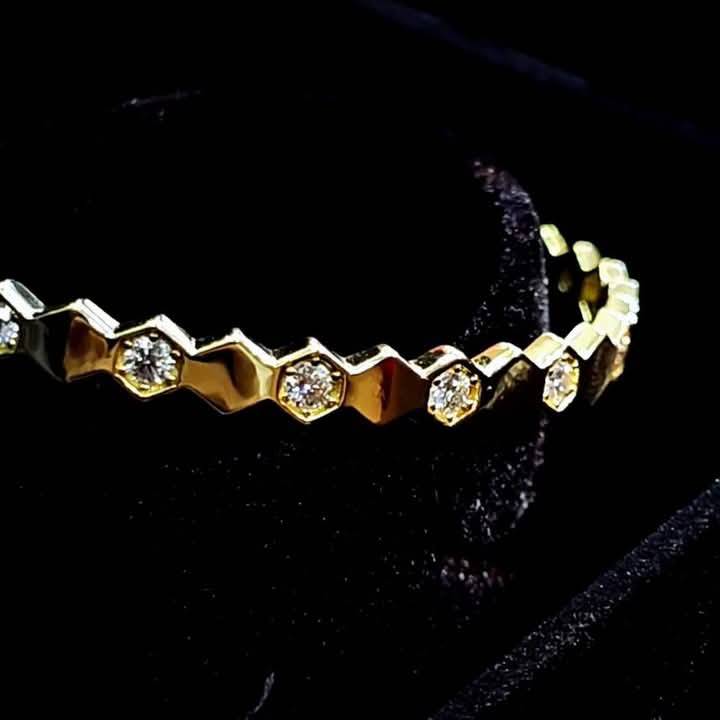 กำไลเพชร เพชรเรียบหรู เพชรงามๆ เพชรแท้ ขนาดกำลังดีใส่ได้ทุกวัน -ปุอามี่ Diamond Lap Rama2 (083-2469526) รูปที่ 1