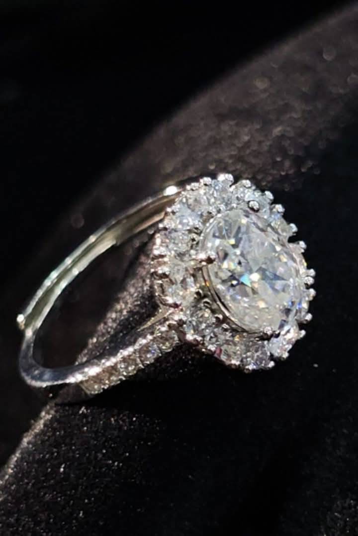 แหวนหมั้น ดีไซน์โดดเด่น งานผีมือละเอียดประณีต เพชรน้ำงาม - ปุอามี่ Diamond Lap Rama2 (083-2469526) รูปที่ 1