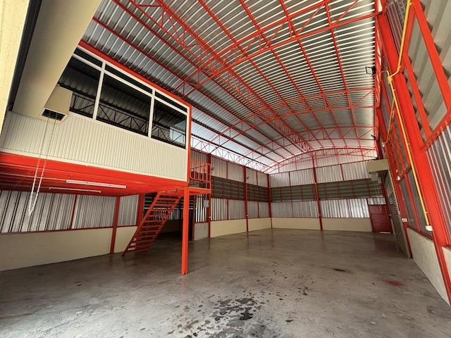 ให้เช่าโกดังพร้อมออฟฟิศ 480 ตรม. ซอยสะแกงาม 28 เหมาะเก็บสต๊อก หรือทำศูนย์กระจายสินค้า รูปที่ 1