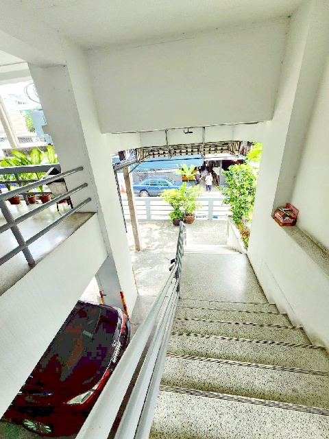  MRTสุทธิสาร 900ม.ติดรถไฟฟ้า ซ.อินทามระ 31-37 ให้อาคาร 33 ตร.ม. รร.นานาชาติคิซิโกะ 3.8 กม. 1นอน  รูปที่ 1