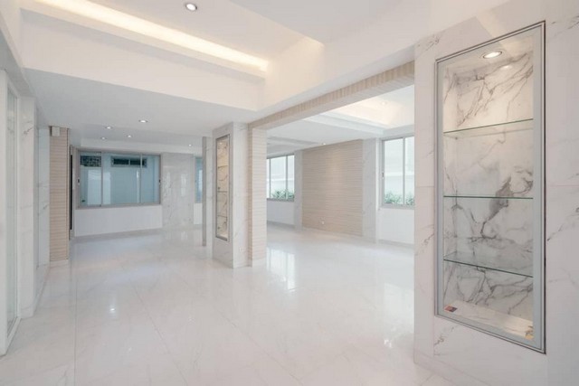 ขาย Town home 3 ชั้นหลังใหญ่ย่านอโศก 48 ตรว. 440 ตร.ม. ซอยสุขุมวิท 15 กล้โรงเรียนนานาชาติ NIST ใกล้ BTS อโศก, Terminal 21 รูปที่ 1