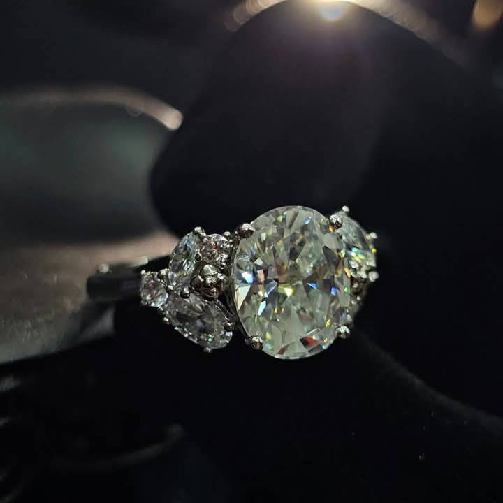 แหวนหมั้น ดีไซน์โดดเด่น งานผีมือละเอียดประณีต เพชรน้ำงาม - ปุอามี่ Diamond Lap Rama2 (083-2469526) รูปที่ 1