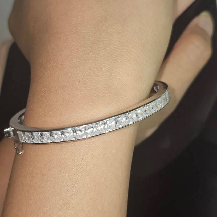 สร้อยข้อมือเพชรแท้ ดีไซน์สวยทันสมัย ราคามิตรภาพ -ปุอามี่ Diamond Lap Rama2 (083-2469526) รูปที่ 1