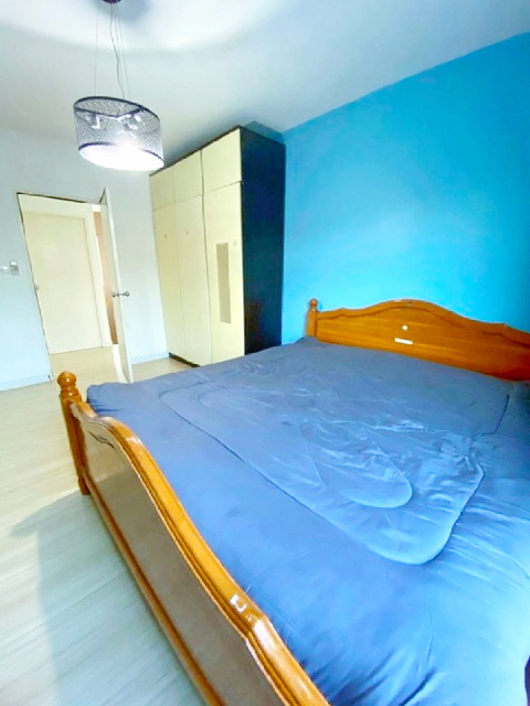 พร้อมเฟอร์ เครื่องใช้ไฟฟ้า รร.สารสาสน์ประชาอุทิศ 500 ม.ตลาดประชาอุทิศ 90 800ม. ให้เช่าทาวน์โฮม 2 ชั้น ติดถนน 2 นอน รูปที่ 1