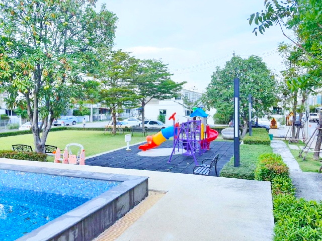 ตลาดประชาอุทิศ 90 800ม. ให้เช่าทาวน์โฮม 2 ชั้น ติดถนน 2 นอน รร.สารสาสน์ประชาอุทิศ 500 ม. พร้อมเฟอร์ เครื่องใช้ไฟฟ้า รูปที่ 1