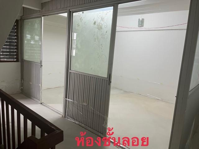 P821 ให้เช่า อาคารพาณิชย์ ริมถนน ลาดพร้าววังหิน ลาดพร้าว โชคชัย 4 รีโนเวทใหม่ เหมาะทำคลีนิค สปา โฮมออฟฟิศ โชว์รูม รูปที่ 1
