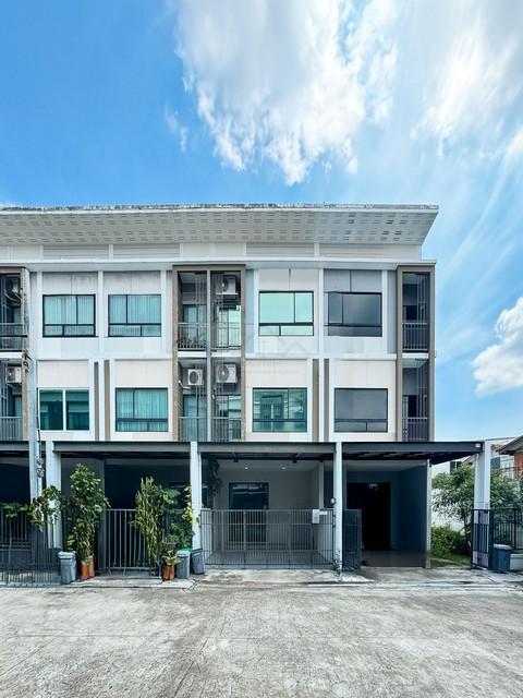 P824 ขาย ทาวน์โฮม หมู่บ้านพาทิโอ วัชรพล – รามอินทรา ถนนวัชรพล สไตล์ Modern Iconic ต่อเติมฟังก์ชันครบ ใกล้เพลินนารี มอลล์ รูปที่ 1