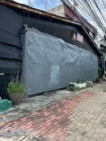 หัวมุมถนนที่คนเห็นทุกวัน! ให้เช่าที่เปล่า 130 ตร.ว. ใกล้ 5 สำนักงานใหญ่