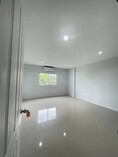 ให้เช่าและขายทาวน์โฮม 3 ชั้น นวลจันทร์ 31 4 นอน ใกล้ Central EastVille
