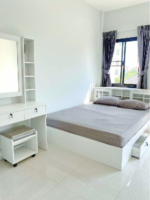 หลวงแพ่ง ให้เช่าบ้าน 1หลัง 18ตร.วา.  APLสุวรรณภูมิ 4กม. โลตัส  ลาดกระบัง 900ม.2 นอน 2 น้ำ สจล.4 กม.พร้อมเฟอร์ ตลาดหัวตะเข้ 1.7 กม. รูปที่ 1