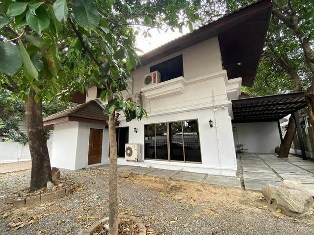 HR2621ให้เช่าบ้านเดี่ยว หลังใหญ่ ถนนประชาอุทิศ ย่านเหม่งจ๋าย-รัชดา ใกล้เลียบด่วน-รามอินทรา เหมาะสำหรับทำโฮมออฟฟิศหรืออยู่อาศัย  รูปที่ 1