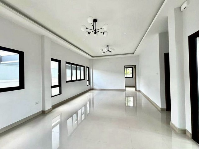 บ้านเดี่ยว 2 ชั้น สไตล์โมเดิร์นนอร์ดิก ทำเลทอง โซนป่าแดด รูปที่ 1