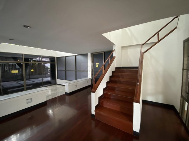 ให้เช่าบ้านเดี่ยว 140 ตรว. เหม่งจ๋าย ประชาอุทิศ รัชดา ใกล้เลียบด่วน-รามอินทรา เหมาะทำออฟฟิศ หรืออยู่อาศัย รูปที่ 1