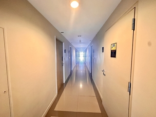  Ideo Mobi Charan-Interchange Condo Prime Location! Like-new condo is situated right on the main road, offering unparalleled convenience  รูปที่ 1