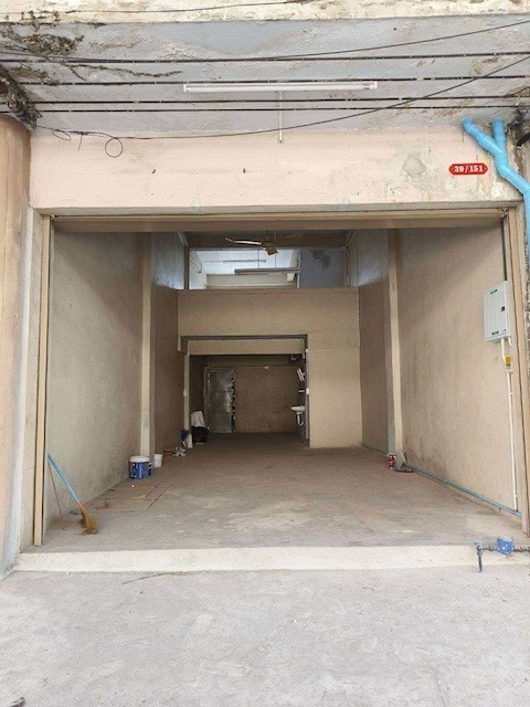BH3644 ให้เช่าอาคาร 4 คูหา ใกล้ตลาดวัดโพธิ์แจ้ ถนนบางบอน – สมุทรสาคร พร้อมเข้าใช้งานได้ทันที เหมาะสำหรับทำ โรงงานขนาดเล็ก / โกดังเก็บของ รูปที่ 1