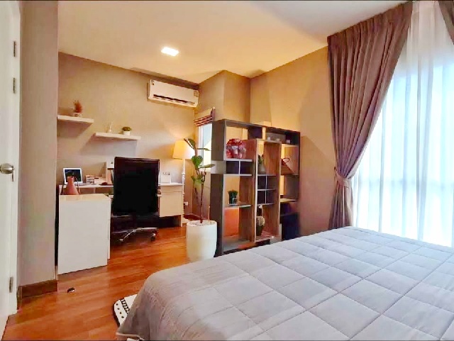 MRT ตลาดมีนบุรี 1.3กม.รามอินทรา ให้เช่า​ทาวน์โฮมหรู 2 ชั้น 18 ตร.วา.​144 ตร.ม.3นอน 2น้ำ พร้อมเฟอร์  รพ.นวมินทร์ 1.5 กม รูปที่ 1