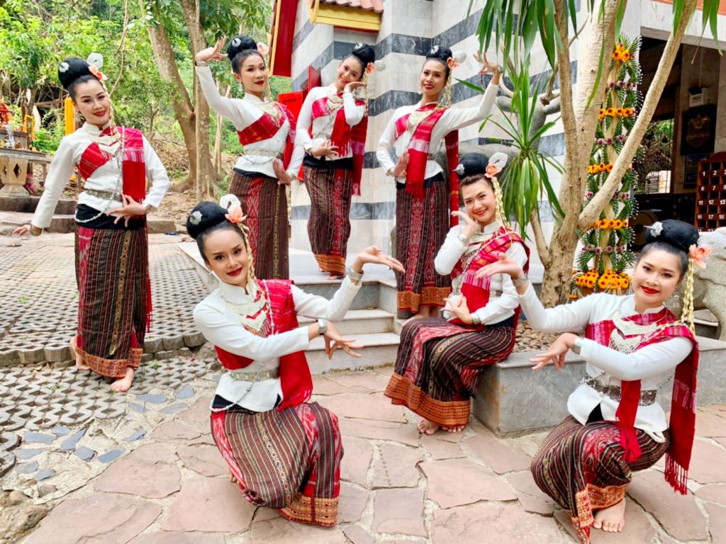 บริการรำแก้บน จ้างรับแก้บน หารำแก้บน รับรำแก้บน รูปที่ 4