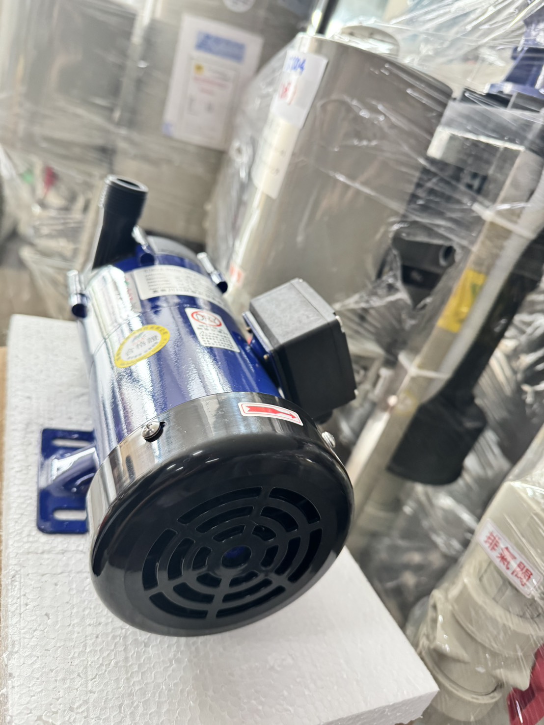 Magnetic drive pump รุ่น ME-100RM Brand 